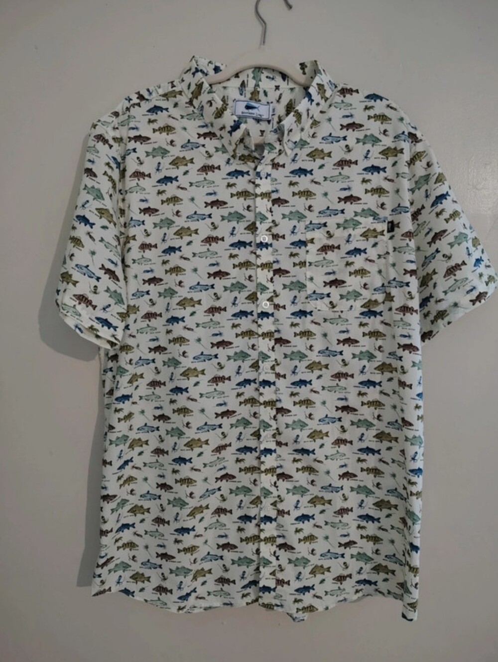 Southern Lure Men’s XXL Fish Print Performance Button-Up Shirt - Coastal Fishing